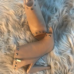Vince Camuto Slimgback Bootie
